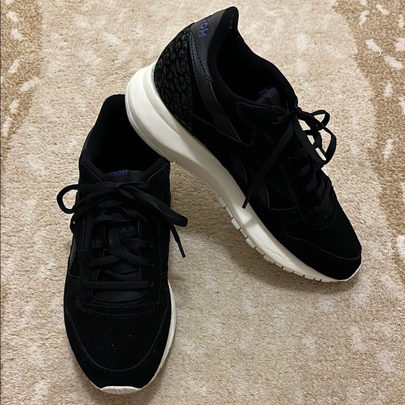 Reebok Classic Leather Sneakers - Picture 2 of 7